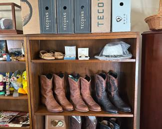 We found all of these Men’s size 10 boots in their boxes all neatly wrapped in their wrappings. They are very gently worn. Tecovas etc