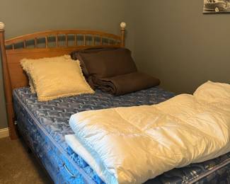 Full Bed & Linens