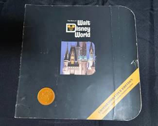 Walt Disney World Commemorative Edition Book 1992 Aladdin Token