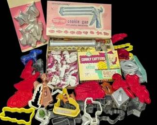 Wear Ever Cookie Press And Cutters