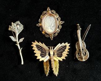 006 Sterling Silver Brooches Including Mother of Pearl Cameo