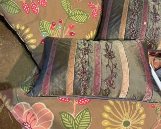 Pillows 5-15 dollars