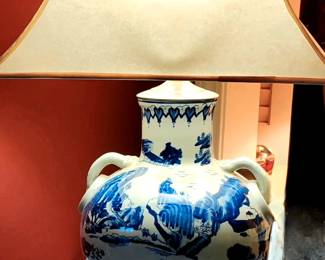 Antique ginger jar lamp. Handpainted porcelain