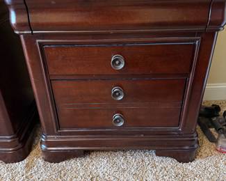 #94	Night stand 30x18x30	 $65.00