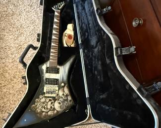 *	#65	Jackson Skull Guitar with hard case Excellent!	 $500.00