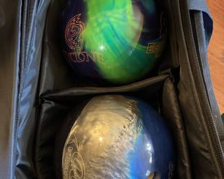 #29	Pyramid rolling bowing case and 2 balls	 $80.00