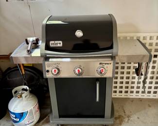 Weber Grill, great condition! CASH ONLY SALE