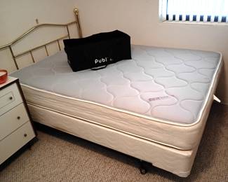 Full Size bed excellent condition. This was the guest bedroom. Hardly ever used.