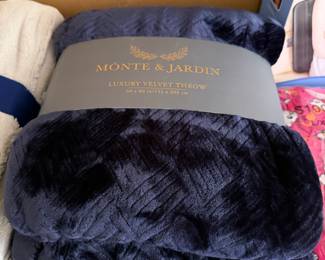 Brand new throw blanket