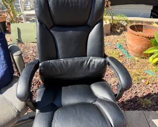 Like new office chair