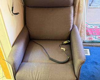 Working lift chair