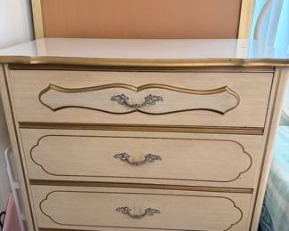 4 drawer chest