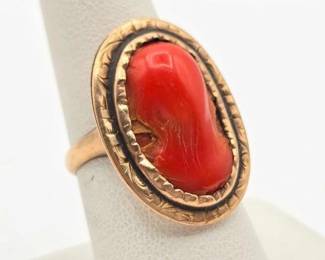 804  10k Gold Coral Ring, 5.3g 