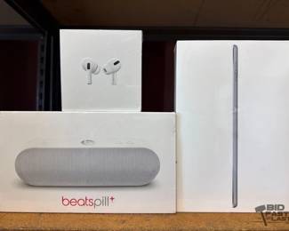 6048 NEW 16GB iPad Mini 4, Air Pods Pro, Beats Pill