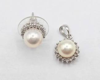 728  14k White Gold Diamond  Pearl Earring and Pendant, 2.2g 