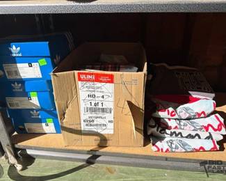 6022  Shoes, Shirts, Slippers
