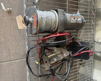 4064  NEW Badlands 2000LB Winch 