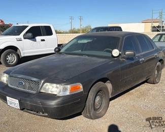410  2001 Ford Crown Victoria 