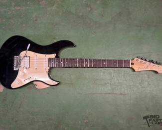 6112  Yamaha Pacifica Electric Guitar 