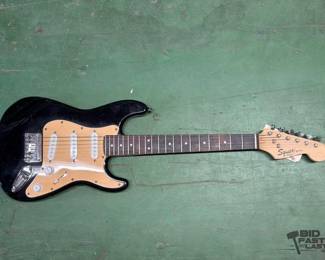 6114  Fender Squire Mini Electric Guitar 