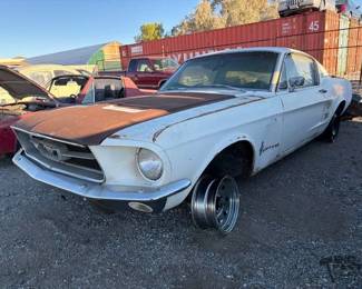 100 1967 Ford Fast Back Mustang