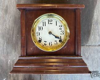 4018 The Sessions Clock CO. Mantle Clock
