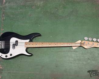 6110  Peavey Fury Electric Bass Guitar 