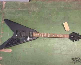 6104 Stagg F300 Electric Guitar