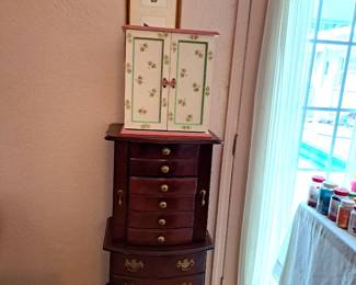 JEWELRY BOXES AND CHEST