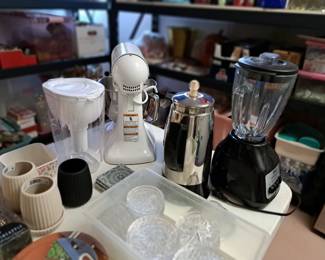 KITCHEN APPLIANCES