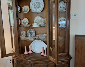 HERITAGE CHINA CABINET