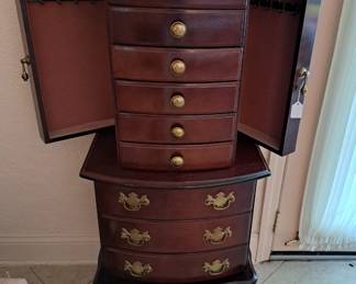JEWELRY CHEST WITH SIDE DOORS FOR NECKLACES