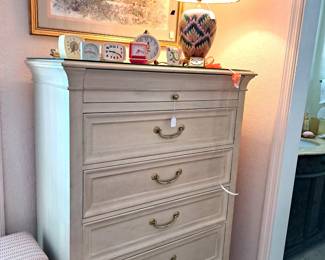 NICE CHEST OF DRAWERS, SMALL CLOCKS, TABLE LAMP