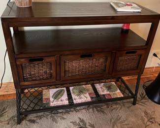 CONSOLE TABLE