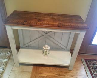 CONSOLE TABLE