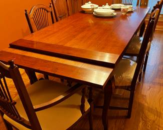 BEAUTIFUL AVIGNON DINING TABLE WITH DOUBLE SELF STORING LEAVES 
TWO ARM CHAIRS AND FOUR SIDE CHAIRS