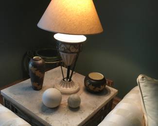 SQUARE SIDE TABLE MARBLE AND IRON AND TREASURES