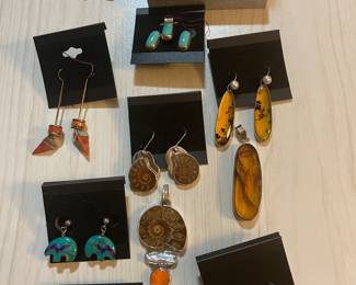 BEAUTIFUL JEWELRY. STERLING, 14KT, TURQUOISE, PEARL, AMBER AND MUCH MORE.