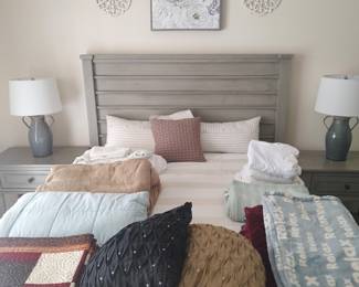 queen size bedroom set, lamps, wall decor, bedding, handmade quilts, blankets, throws, decorative pillows