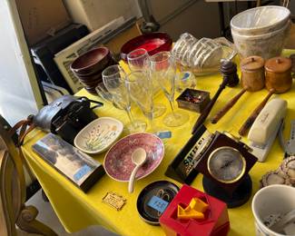 Collectibles, serving, trinkets