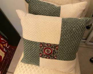 Throw pillows, like new