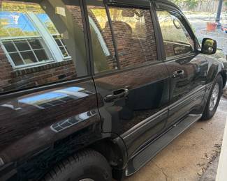 1999 Lexus LX470
153,000 miles
Excellent condition 