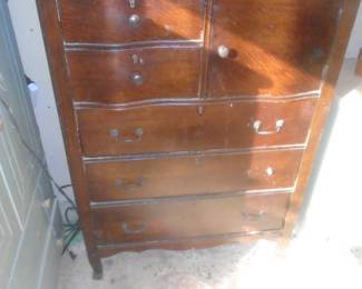 Oak chest odf drawers with hat box