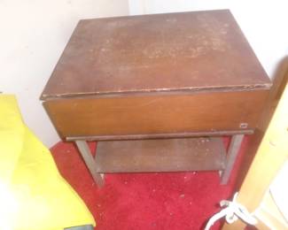 1970's stereo with speakers on each side