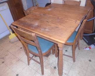 Oak kitchen table and chairs