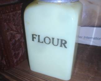 Flour shaker