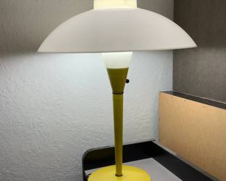 MCM Saucer Lamp