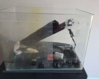 10 Gallon Aquarium with some supplies