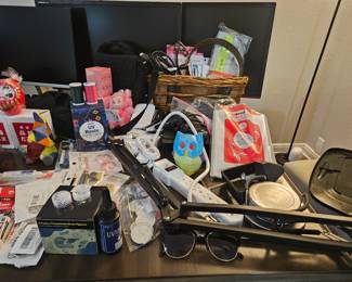 Computer Monitors, Crafting Supplies, Decor