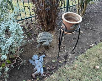 Plant stand, Yard art
